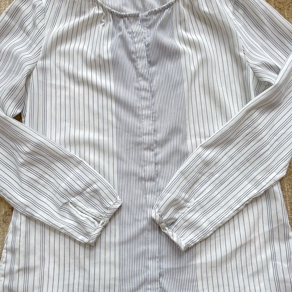Pretty Striped Poly Flowy Dress shirt, white with black stripes size S - Picture 3 of 11